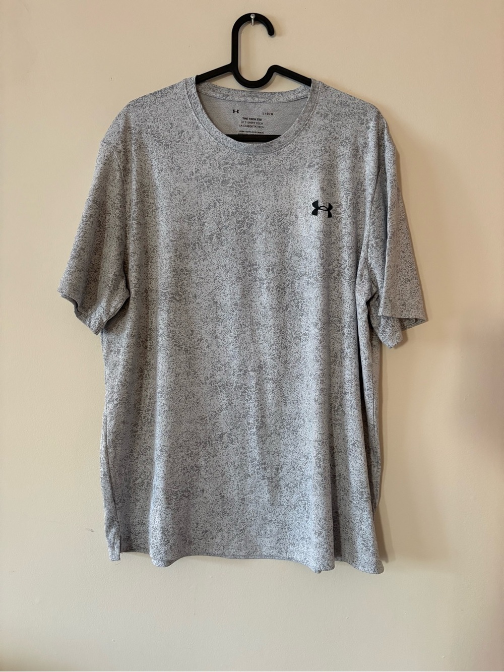 Under Armour Gray Heather Short Sleeve Crew Tee with Black Logo men’s Large